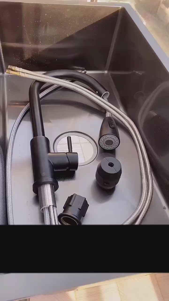 Smoove Pull-Out Faucet